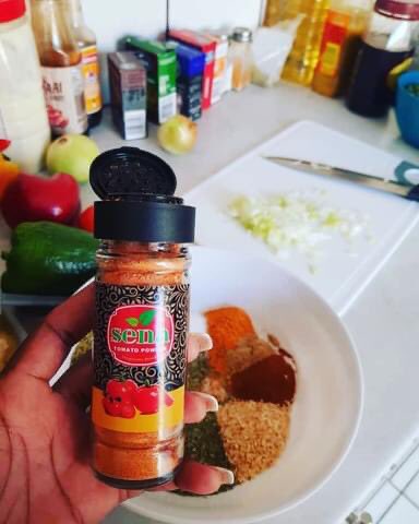 The secret ingredient to elevate your recipes.😋Add a burst of rich tomato flavour to any dish of your choice with this locally made tomato powder.#senatomatopowder #proudlynamibian🇳🇦 #cooking