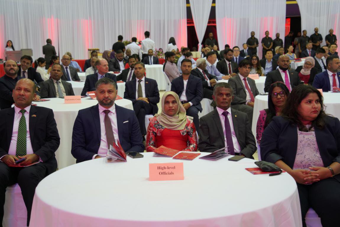 Amb. Wang recalled China’s great achievements in the past 74 years and stressed China and Maldives are not only sincere friends of mutual trust and assistance, but also good partners for common development and prosperity. (3/6)