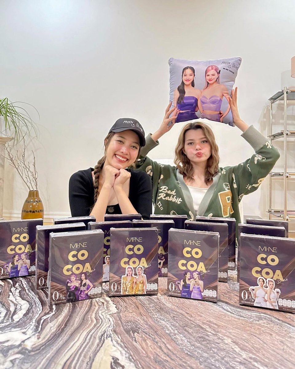 freenbeckynews's tweet photo. 📸 | Freen and Becky for @minecocoa via their Instagram
"Have fun with us. Mi-NE Cocoa comes with a hat and a pillow.

ขอให้สนุกไปกับเรา ไม–เน่ โกโก้ ที่มาพร้อมหมวกและ หมอน​ 💜✨

9 Boxes price 2599 ฿ free 1 hat
15 Boxes price 4299 ฿ free blanket pillow.

Order products LINE: https://t.co/BptDig44NF

Line ID: @mine888"

🔗 https://t.co/d0a7o8GbGb
🔗 https://t.co/UECL9LSgwz
#beckysangels #srchafreen #freenbecky #ฟรีนเบค