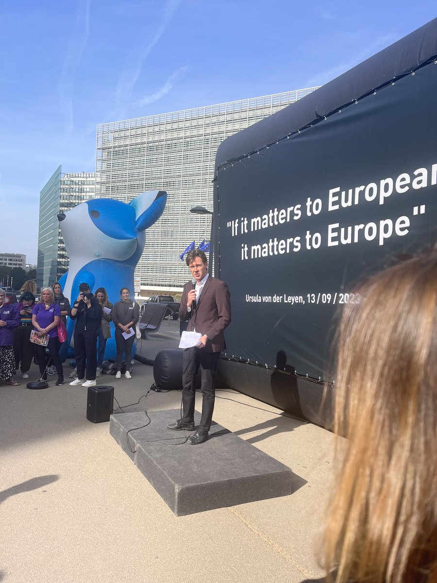 joswabe's tweet photo. “If it matters to Europeans, it matters to Europe”, said @vonderleyen in her #STOEU speech.
#AnimalWelfare matters to millions of #EU citizens. @EU_Commission must #delivertheproposals! https://t.co/XxOoq1bzH8