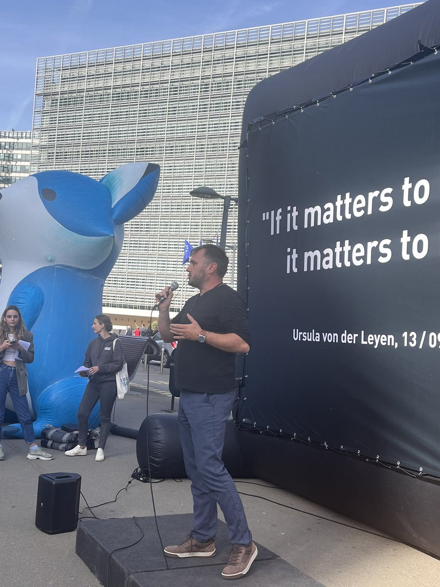 joswabe's tweet photo. “If it matters to Europeans, it matters to Europe”, said @vonderleyen in her #STOEU speech.
#AnimalWelfare matters to millions of #EU citizens. @EU_Commission must #delivertheproposals! https://t.co/XxOoq1bzH8