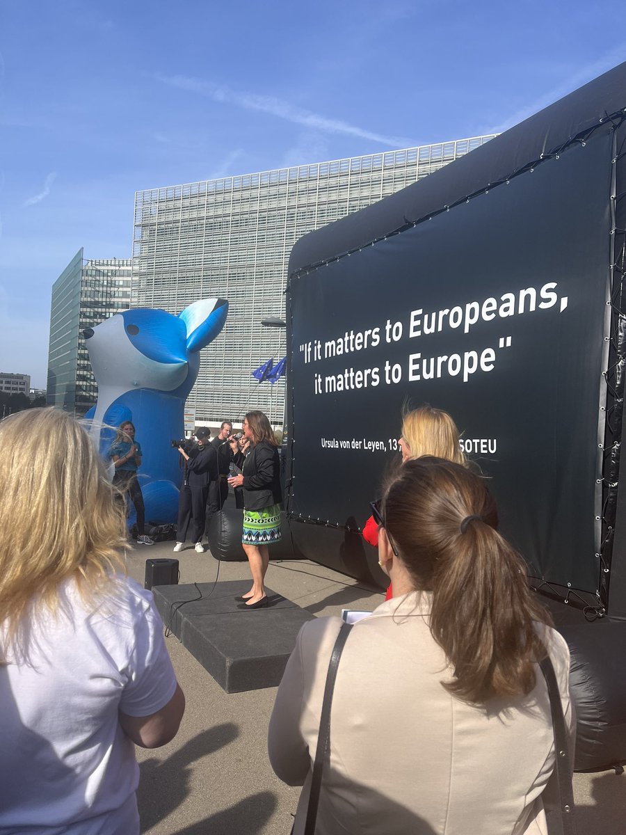 joswabe's tweet photo. “If it matters to Europeans, it matters to Europe”, said @vonderleyen in her #STOEU speech.
#AnimalWelfare matters to millions of #EU citizens. @EU_Commission must #delivertheproposals! https://t.co/XxOoq1bzH8