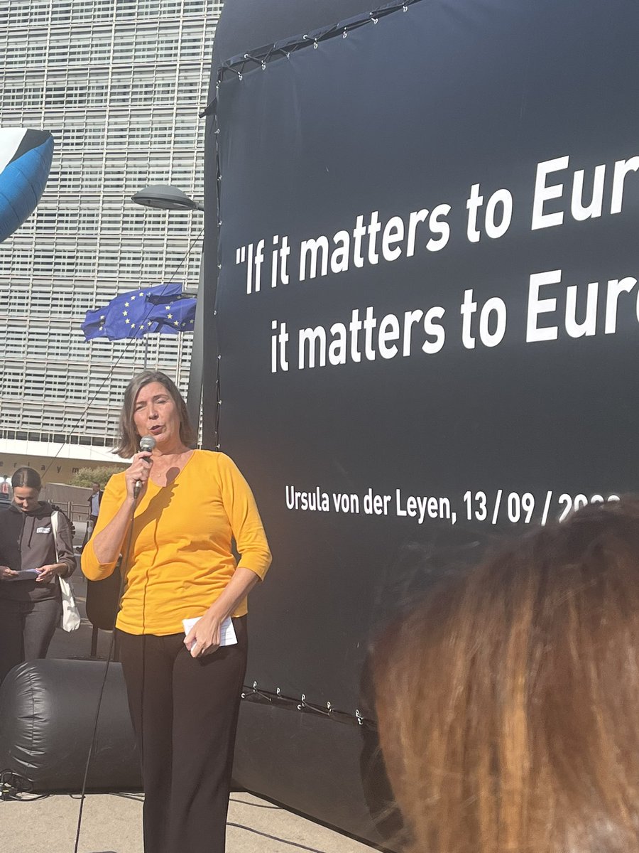 joswabe's tweet photo. “If it matters to Europeans, it matters to Europe”, said @vonderleyen in her #STOEU speech.
#AnimalWelfare matters to millions of #EU citizens. @EU_Commission must #delivertheproposals! https://t.co/XxOoq1bzH8