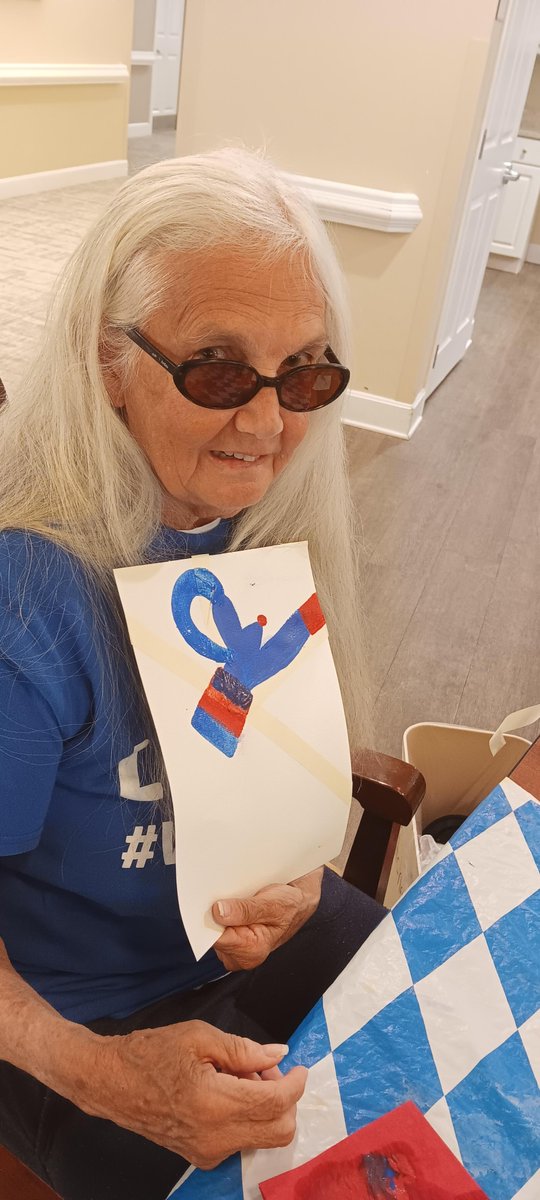 TheLegacyES's tweet photo. Several of our residents got very creative in our artisans group! https://t.co/vCZZQTzcSk