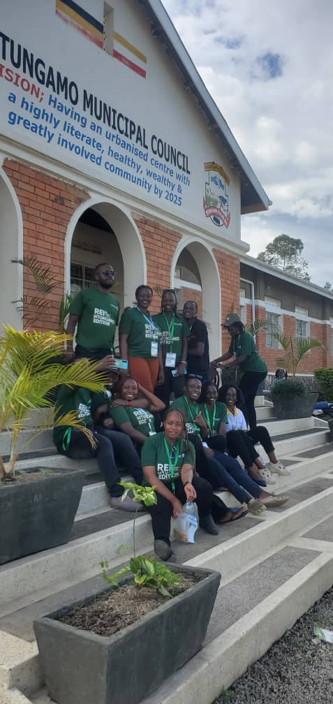 RctLukaya's tweet photo. 06.10.23 - 08.10.23.
Environmental conservation, networking, fun and adventure all in #REI. We responded and showed up for acts of service in pursuit of creating hope. #REI23 
#Creatingahopefulenvironment 
@RotaractD9214 @EarthRotaract @Rotaract_TV @Racugandainpics https://t.co/2lOMQ7mAKv
