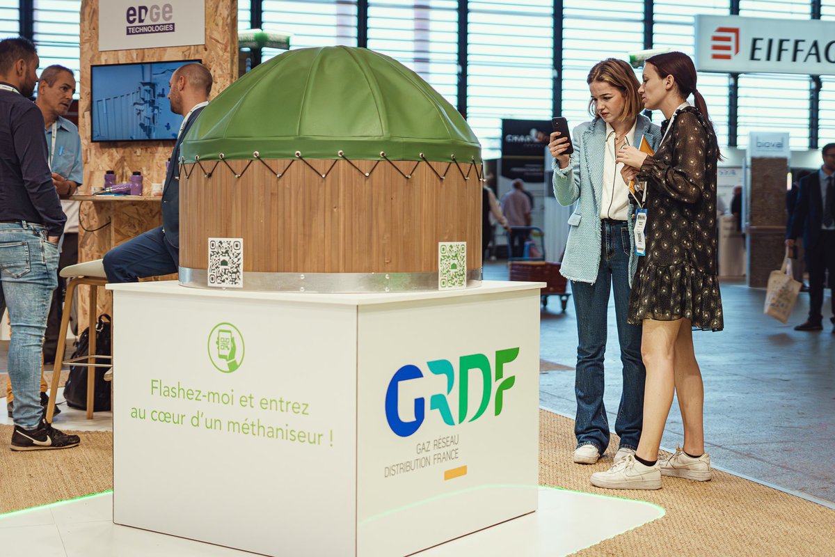 GRDF's tweet photo. Jour 2️⃣ au salon #Pollutec2023.
Ce mercredi, les #startups lauréates de nos Appels à projets vous présenterons de 11h à 11h30 et de 15h à 15h30 des solutions pour valoriser vos #biodéchets.
RDV stand #GRDF n°114 (Hall 4 - Allée F).
#Innovation #GazVerts #BioGNV #Energie https://t.co/73r8QUHaEp