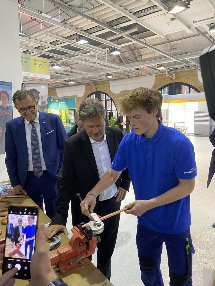 Innung SHK Berlin tweet media