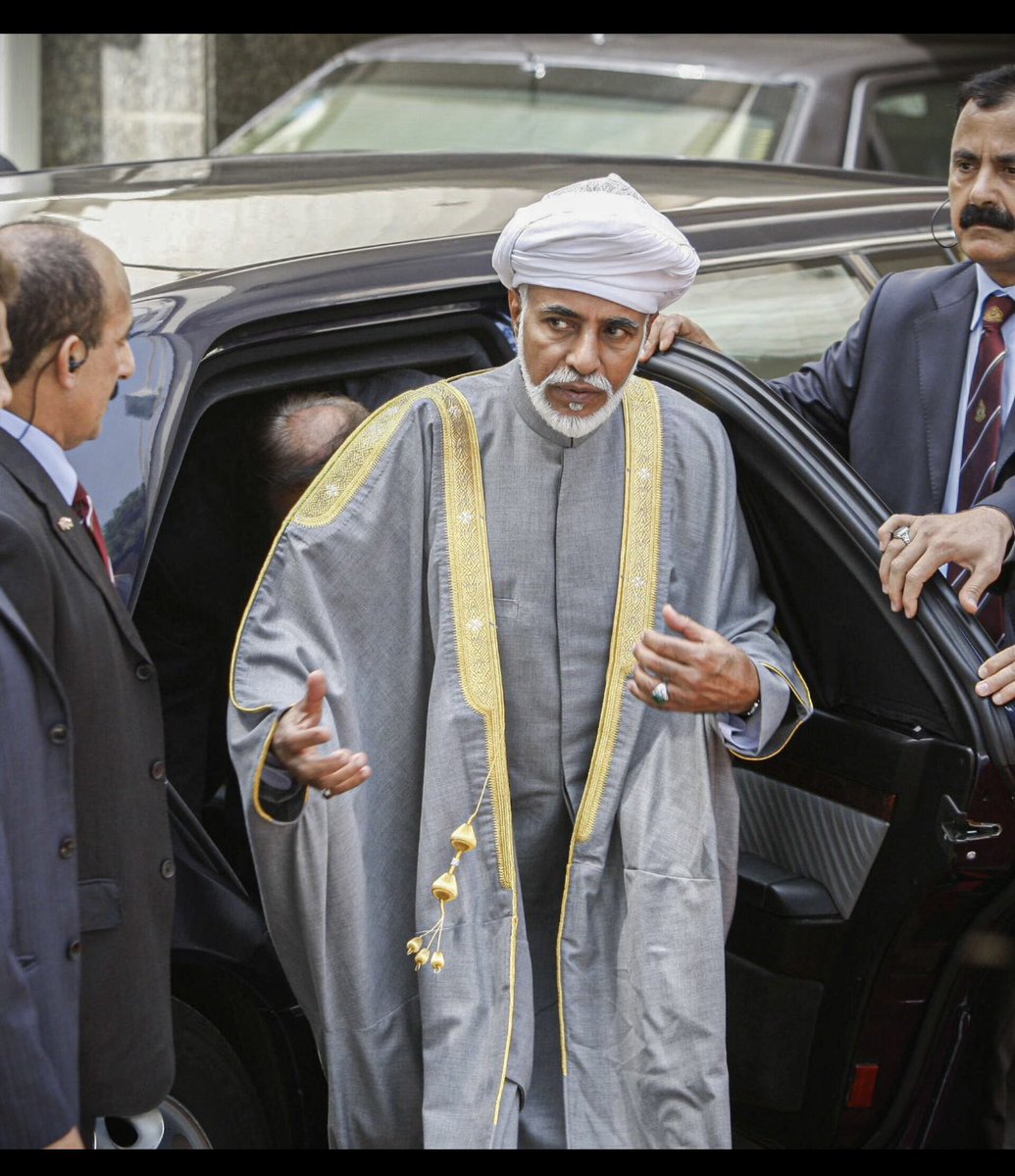 z_oman3's tweet photo. #قابوس_بن_سعيد 

صانعُ السلام ومُبتكرُ المحبة 🤍🇴🇲 https://t.co/ljD5fA1ay2