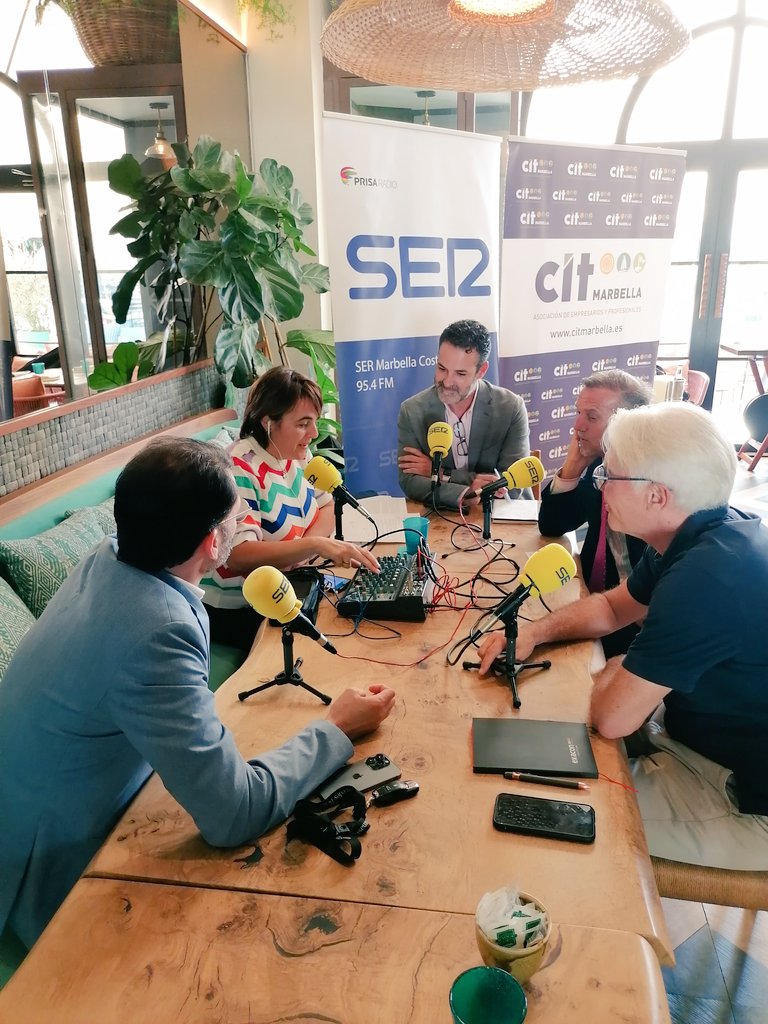 citmarbella's tweet photo. Tertulia de empresarios en @SER_MarbellaCSo  con Restaurante Barbillón,  @insparya_es, @exxacon y @MancomunidadCSO https://t.co/8oT473sn6h