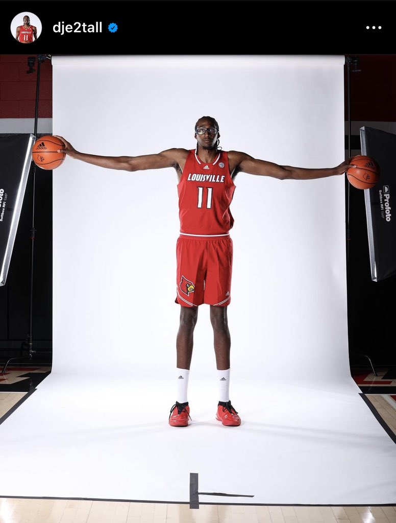 startingfive02's tweet photo. 🔥 BASKETBALL IS BACK 🔥 

A LOT of content on Starting Five02 Pod:

🏀 Ty-Laur Johnson is playing this year! What it means
🏀 The roster is set. How happy are we about this?
🏀 Talking Nolan rumors
🏀 Previewing the schedule
🏀 Talkin red-white scrimm

https://t.co/EZUoxE0PTq https://t.co/MHEX5jVwHv