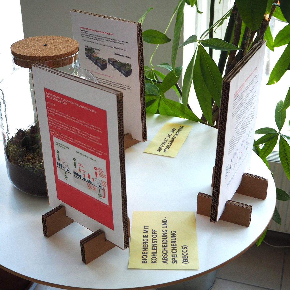 Der Albedo-Effekt, was ist das?
Erlebt ihn und vieles mehr bei unserer interaktiven Ausstellung im Wissens°raum: es geht um Klimatechnologien! shorturl.at/tACL7
Bis 2.12. Do &amp; Fr 15-18 &amp; Sa 10-18
Eintritt frei!
#Klimatechnologien #mustsee
<a href="/ScienceNetzwerk/">Science Center Netzwerk</a>  <a href="/TechEthosEU/">TechEthos</a>