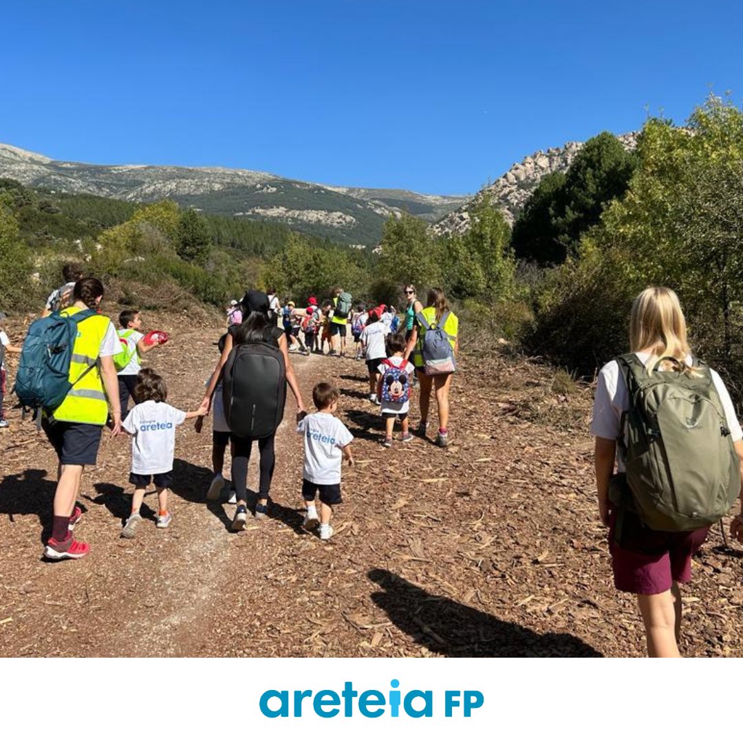 FP_Areteia's tweet photo. El viernes pasado, nuestros alumnos de #TEGUI asumieron el papel de guías y crearon un recorrido a medida para nuestros pequeños del colegio, mostrando sus habilidades de liderazgo y creando un viaje inclusivo adecuado para niños de todas las edades y habilidades. https://t.co/WypmKfaiYX