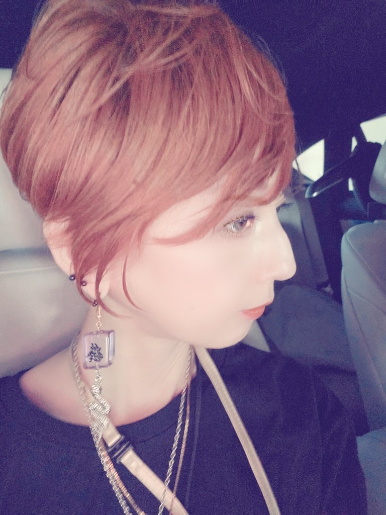 azazelmomoco's tweet photo. どおぉ？？
似合う？(*´∀｀*)？

やっぱりショートヘアは落ち着くのだぁっ
ﾔｯ*｡٩(ˊᗜˋ*)و*｡ｯﾀｰ!
すっきりなの❤

#new #hair #shorthair #mystyl #slipnot #麻雀 #handmade #手作り #Around50 #Like #似合うと思ったらいいね https://t.co/f35bF4eAx2