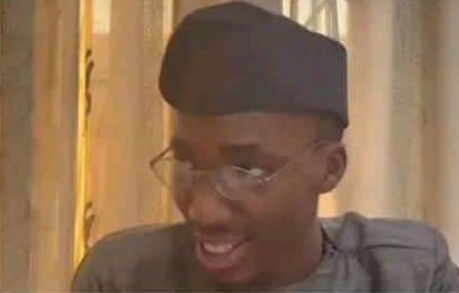 _sobracare's tweet image. This love things is somehow hard ha.. you tell her "Babe I love you" you already owe her money. You see her as a girlfriend, she see client😂🤭