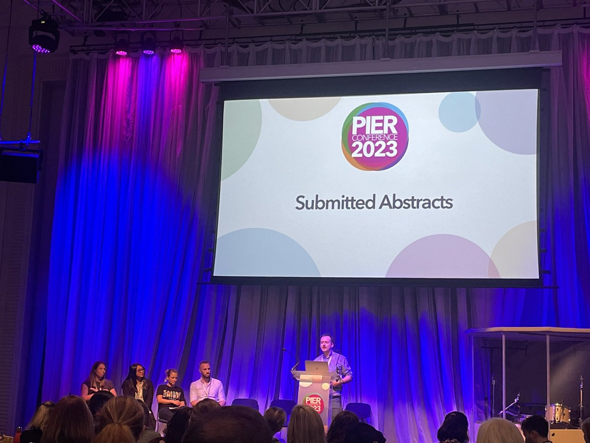 SotonHannah_EBC's tweet image. Dan Owens chairing the submitted abstracts session, great to see the work going on across Wessex! #PIER2023 @pier_network