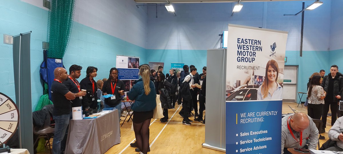 drumchapelhigh's tweet photo. Brilliant to see so many of our senior pupils engaging with our Careers Fair! Great turn out. #positivedestination https://t.co/Yid3uLGvoq