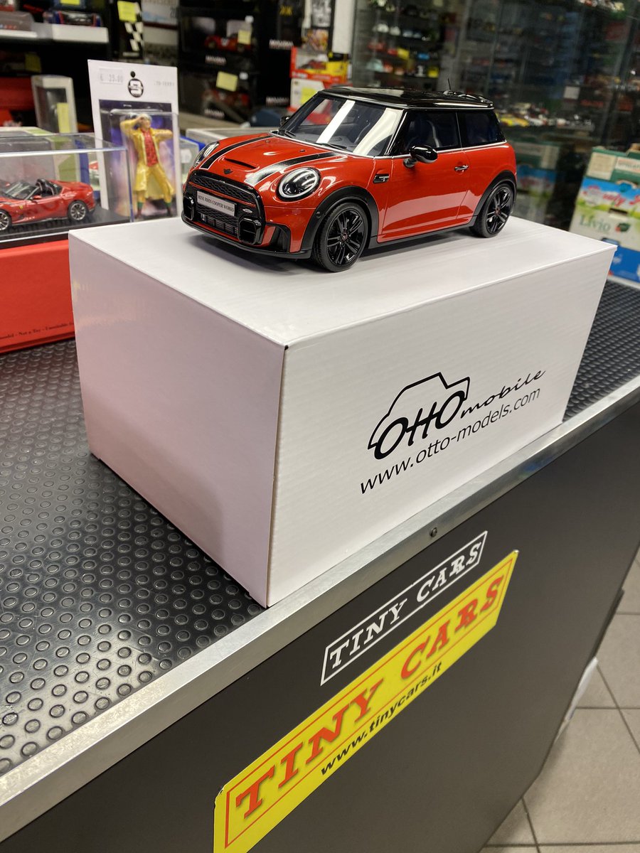 Mini Cooper S JCW Pack Scala 1:18 Ottomobile #tinycars #ottomobile