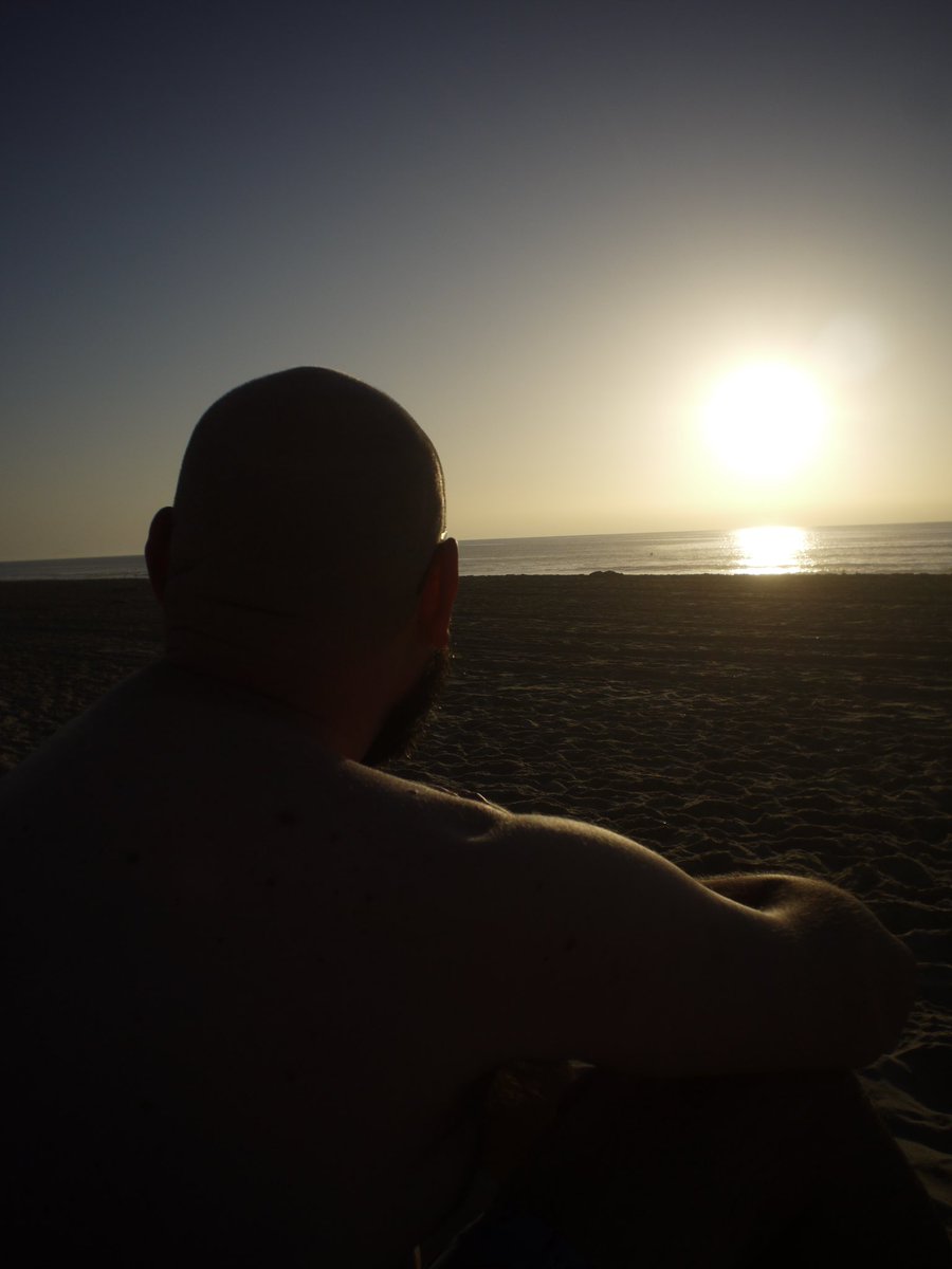 alex_thi's tweet photo. Chasing the sun ☀️ 🇫🇷 https://t.co/Q5gxLuhEQc