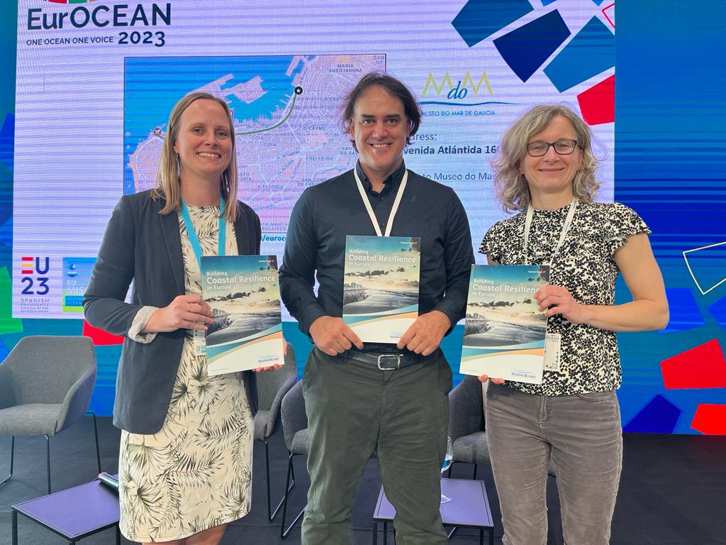 Yesterday during #EurOCEAN2023 we launched our new EMB Position Paper 'Building Coastal Resilience in Europe'. It was a pleasure to meet the Working Group Chairs @SebVillasante & @KristinOcean after 3 years of working online! Download the document here: tinyurl.com/3x43ujkj