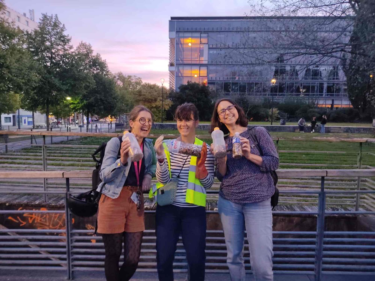 UnivAngers's tweet photo. 👏 Bravo aux étudiant·es et personnels de l’UA qui ont ramassé des milliers de mégots dans le cadre de l’opération "Les mégots, c’est poubelle" 🗑️🚬 Le challenge environnemental #Energic continue avec d’autres missions individuelles et collectives ! https://t.co/q3GgfpshbT