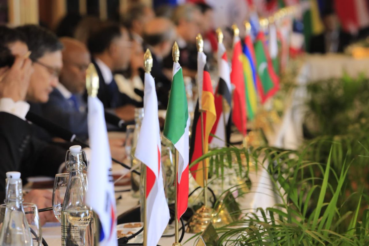 M U M Ali Sabry (@alisabrypc) on Twitter photo A privilege to assume Chairmanship of <a href="/IORAofficial/">IORA</a> at the 23rd Meeting of the Council of Ministers in #Colombo. I was joined by HE <a href="/AKAbdulMomen/">AK Abdul Momen</a> & <a href="/DrSJaishankar/">Dr. S. Jaishankar</a> representing #Bangladesh, the outgoing Chair & #India, the new Vice-Chair amongst the Heads & delegations A privilege to assume Chairmanship of <a href="/IORAofficial/">IORA</a> at the 23rd Meeting of the Council of Ministers in #Colombo. I was joined by HE <a href="/AKAbdulMomen/">AK Abdul Momen</a> & <a href="/DrSJaishankar/">Dr. S. Jaishankar</a> representing #Bangladesh, the outgoing Chair & #India, the new Vice-Chair amongst the Heads & delegations