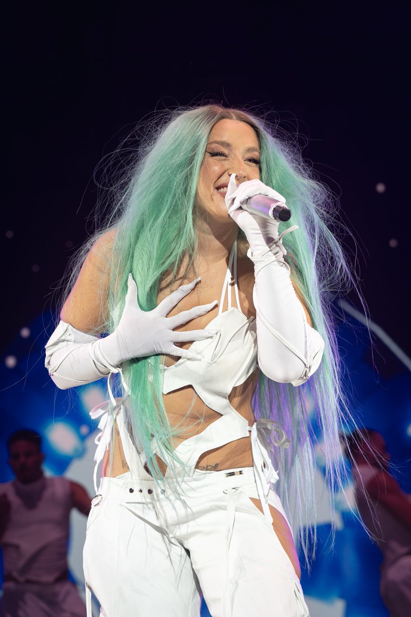 luislopezlato's tweet photo. Concierto de @lolaindigomusic en #Zaragoza

#LolaIndigo #Pilar2023 #Pilares2023 https://t.co/3FCJAiZ1cc