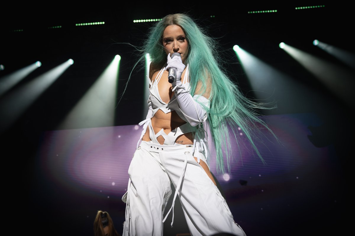 luislopezlato's tweet photo. Concierto de @lolaindigomusic en #Zaragoza

#LolaIndigo #Pilar2023 #Pilares2023 https://t.co/3FCJAiZ1cc