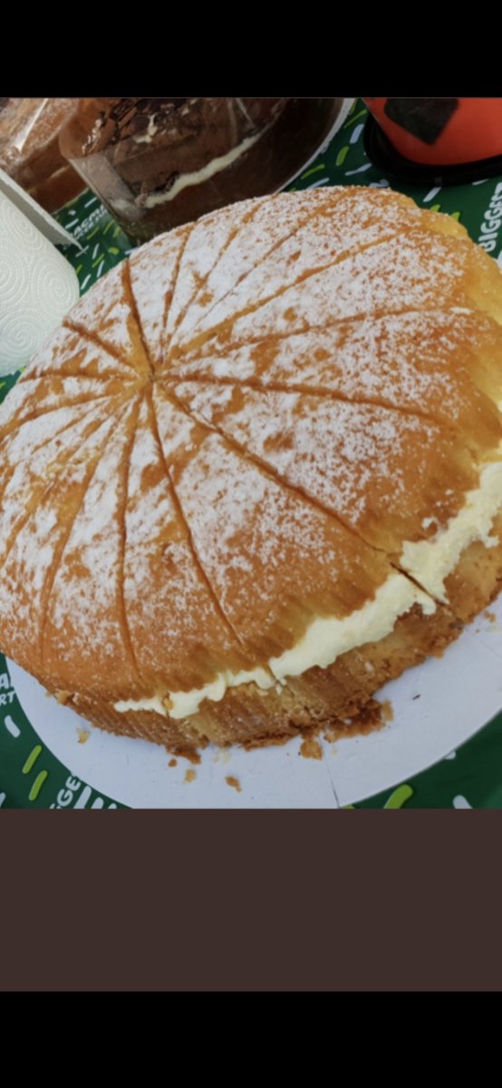MPSStanley's tweet photo. Stanley Ward SNT would like to invite you to come along to our MacMillan Coffee Morning being held on Thursday 12th October between 1200-14:30 hrs - We will be outside The Chelsea old Town Hall, Kings Road 
Come &amp; join us for a chat, with a cuppa &amp; cake! #MacMillancoffeemorning https://t.co/jeWR2L1CTV