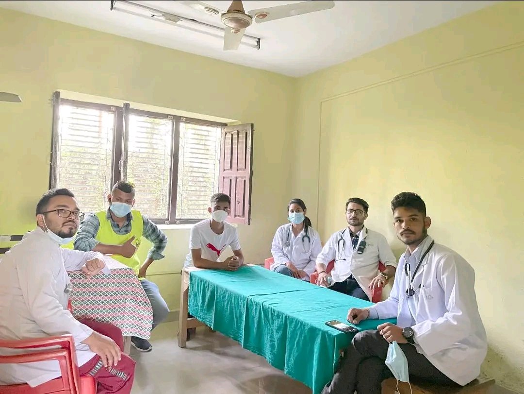HamroteamNepal's tweet photo. #Day3 #Bajhang
खप्तडछान्ना गाउँपालिका वडा न.०६ पाटादेवल स्वास्थ्य चौकिमा नि:शुल्क शिविर सन्चालन
#hamroteamnepal
#healthcamp
#bajhang
#helpforneedypeople https://t.co/hC2a5tyYkn