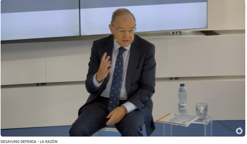 dsn's tweet photo. #ForoDefensaLR ➡️I Foro de Defensa @Infodefensa @larazon_es --> Diálogo entre @MMurtra, presidente de @IndraCompany, y @mballesteros31, director General del Departamento de Seguridad Nacional https://t.co/cVGHaBpLad https://t.co/Uf2Sy4SAIK