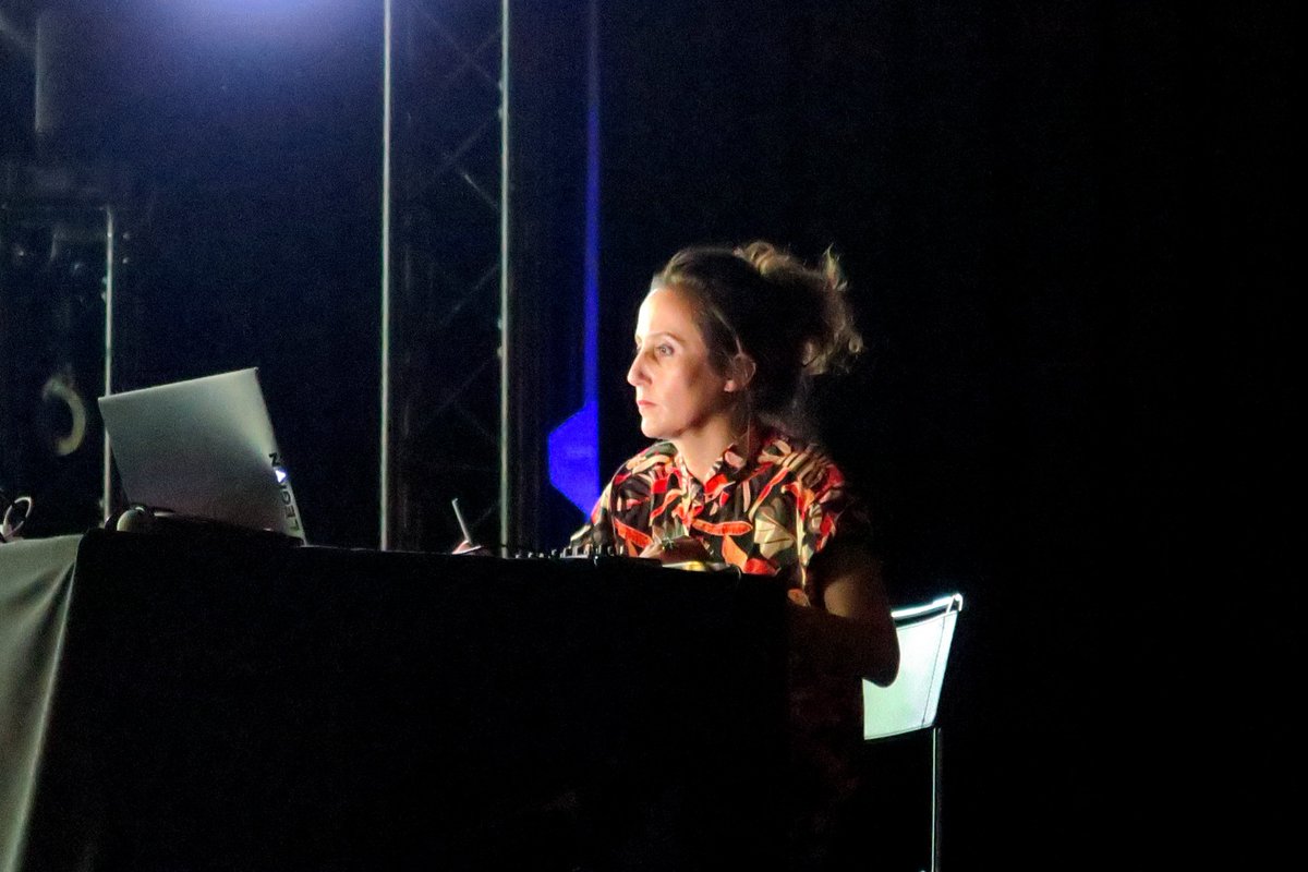 bankrobberbcn's tweet photo. Aquest divendres @carlesviarnes i @albagcorral inauguren els #DiesDigitals del @teatreinca (Mallorca) presentant #Hyper_O (nominat al millor espectacle de l'any als Premis @TimeOutBCN!) https://t.co/5dPXspbgz2 https://t.co/7DQibA9L9x