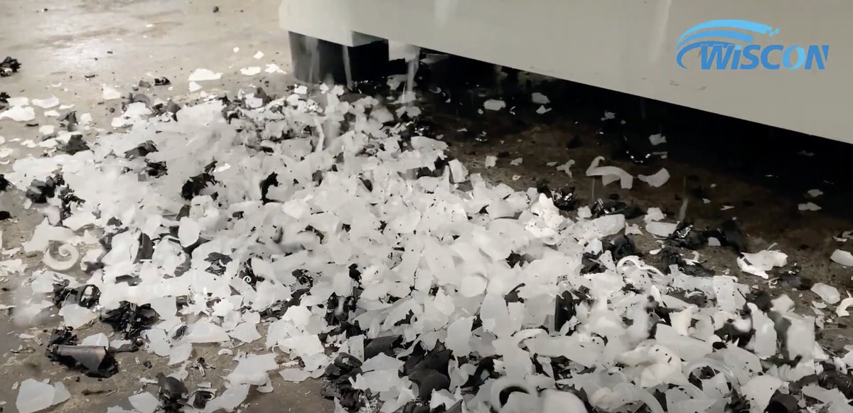 Extruded plastic sheet shredding and recycling.
Watch the application video here: youtube.com/watch?v=wgx-E3…

#extrusion #plasticsheets #plasticwaste #plasticrecycling #recyclingequipment #plasticshredder