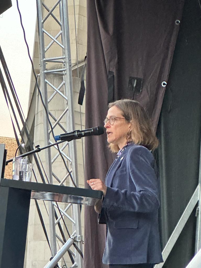 IfatReshef's tweet photo. 1/2 Yesterday at Münsterplatz @stadtzuerich I was moved to see so many people who came to show solidarity and support for the State of Israel and their outrage in the face of the ISIS-like barbaric terrorism of Hamas. https://t.co/pfx2Dnx0UC