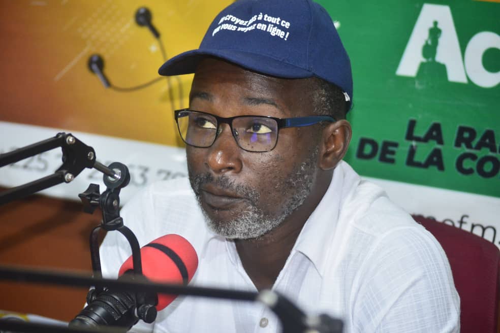MINCOM_CI's tweet photo. La caravane de sensibilisation à l'utilisation responsable des médias sociaux, parcourant les communes du district d'Abidjan ainsi que les villes universitaires de l'intérieur du pays, se trouve actuellement dans la grande commune d'Adjamé.
#EnLigneTousResponsables
#MICEN https://t.co/Zu3xPQjKV0
