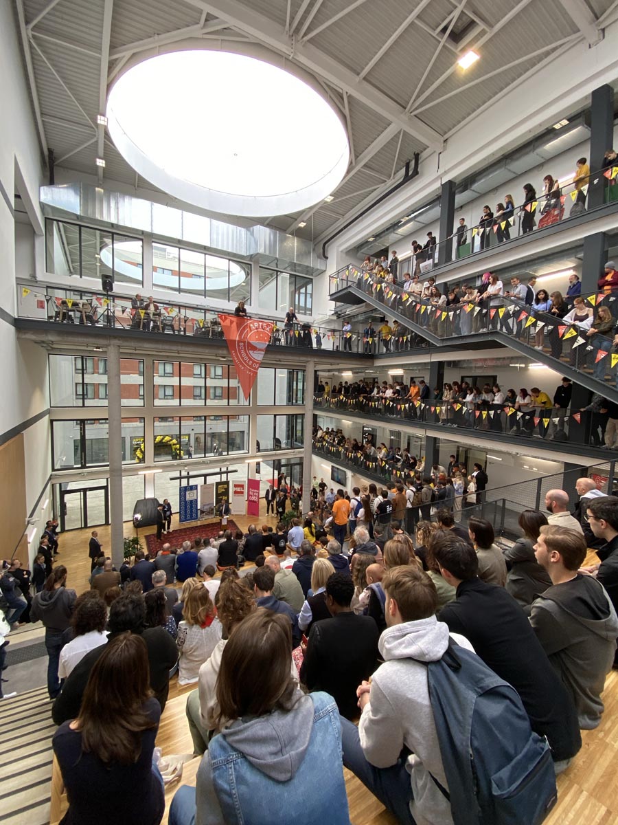 Retour en images sur l'inauguration d'@artfxschool ! 👀

Nous en avons pris plein les yeux pendant la visite du nouveau campus ! Un projet qui à nécessité seulement 3 ans de travail de l'idée à l'implantation (un record en terme de timing🤯)

On vous en dit plus ⬇️
