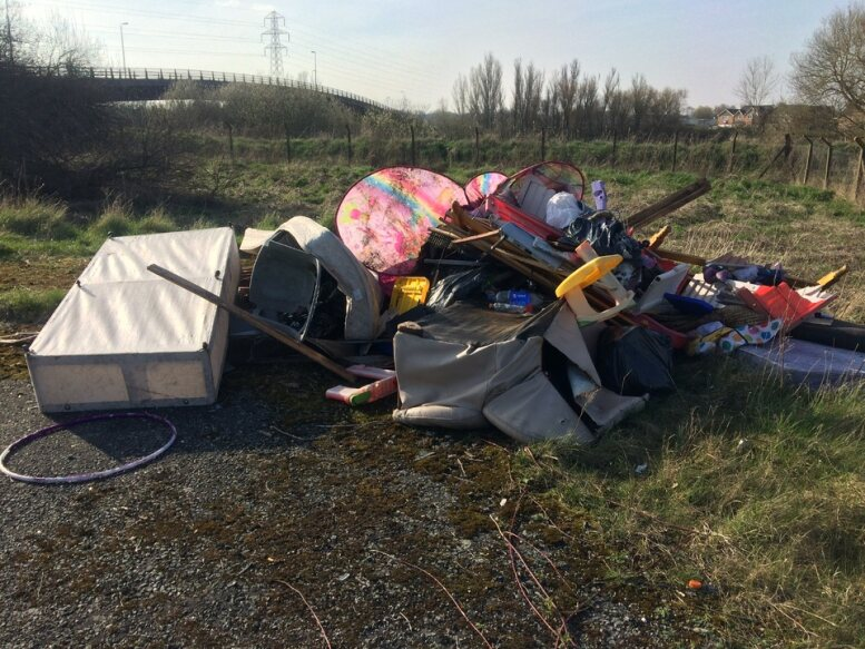 TPT_National's tweet photo. If you see any issues on the Trail please don't forget to let us know so we can get these reported to our local authority partners. It's easy to get in touch with us you can drop us a DM, email info@transpenninetrail.org.uk or even give us a call on 01226 772574. https://t.co/lKGFQQ21ZZ