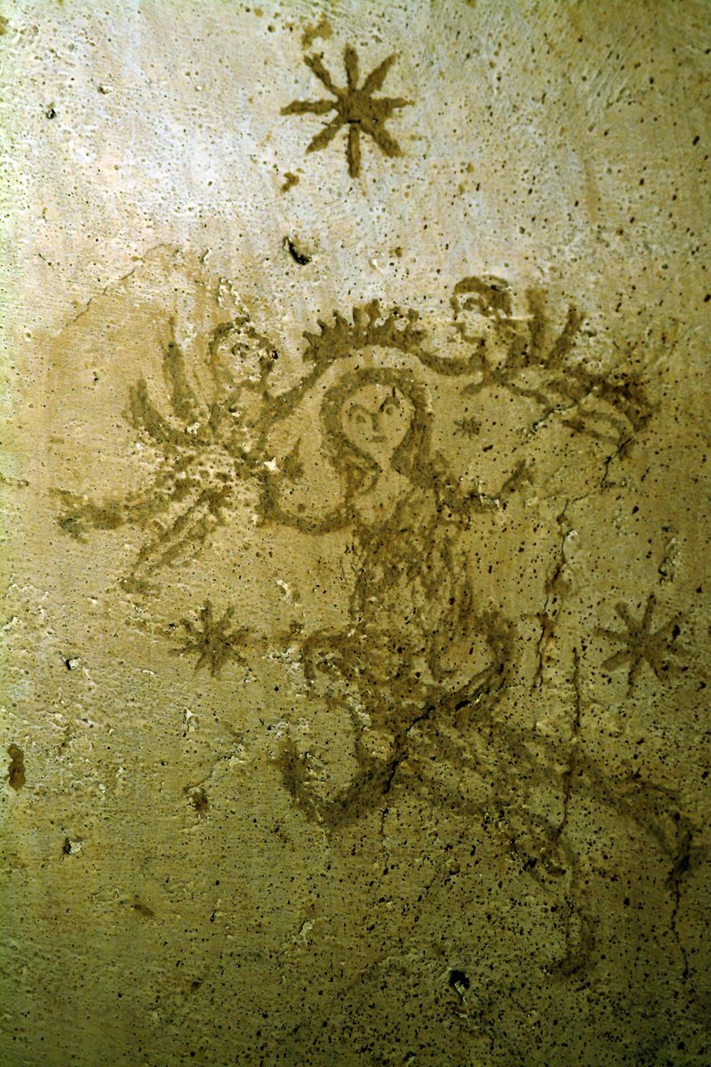 museocittaACQ's tweet photo. Figura femminile che potrebbe essere la Madonna, circondata da stelle e angioletti #CarceriVescovili #madonna #VescovadoAcquapendente #carcerati #speranza

https://t.co/i7mboZZoNz https://t.co/KSBujQnzAM