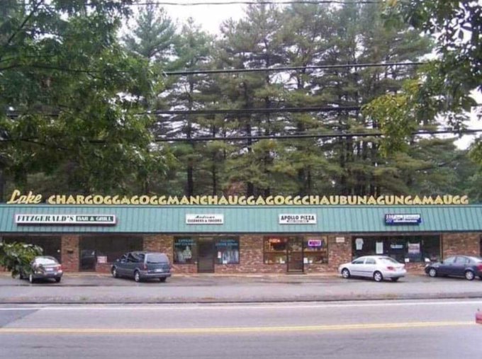 Rainmaker1973's tweet photo. Lake Char­gogg­a­gogg­man­chaugg­a­gogg­chau­bun­a­gung­a­maugg in the town of Webster, Massachusetts, has the longest name of any geographic feature in all of the United States with 45 letters comprising 14 syllables https://t.co/uunE6C00hw