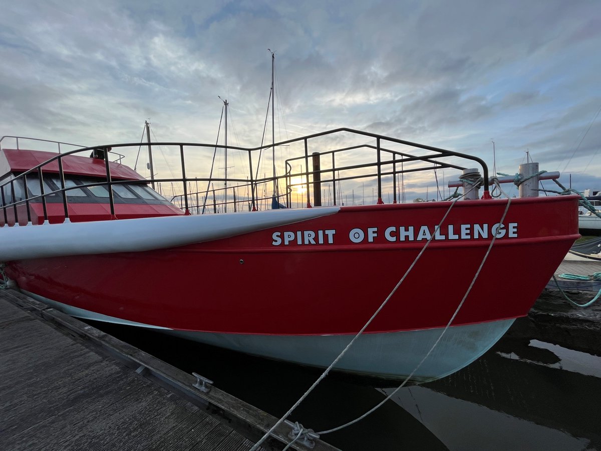 BenjaminMaltby's tweet photo. The future of #superyacht propulsion? Our Gen Sec visited Team Britannia’s new powerboat Spirit of Challenge. Designed to set a new circumnavigation record, the vessel will be powered by a revolutionary fuel emulsion - a mixture of diesel, water and emulsifying agent. (1/2) https://t.co/jMee64fuz6