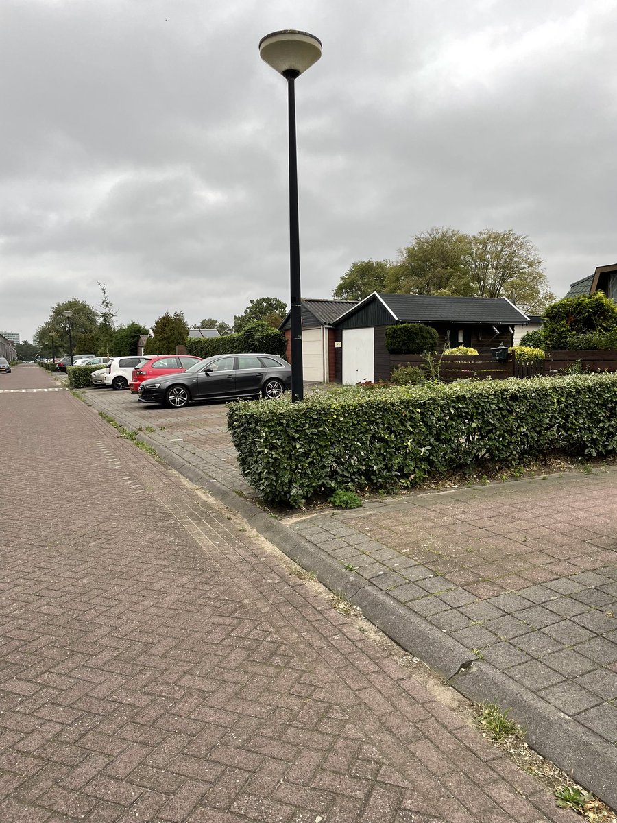 Enorme parkeerdruk hier overdag in <a href="/nicenieuwwest/">Nice Nieuw West</a> . Fijn dat we betaald parkeren krijgen <a href="/AmsterdamNL/">Gemeente Amsterdam</a> 
Was echt nodig. 
#not