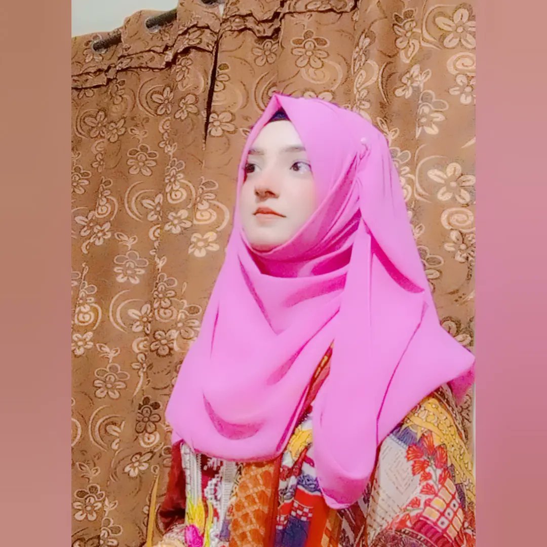 SyedaZohaarizvi's tweet photo. ~ Her Eye'S are Pretty cOz it haS a Dream In it 🍂🧡 https://t.co/P43dCUYQWv