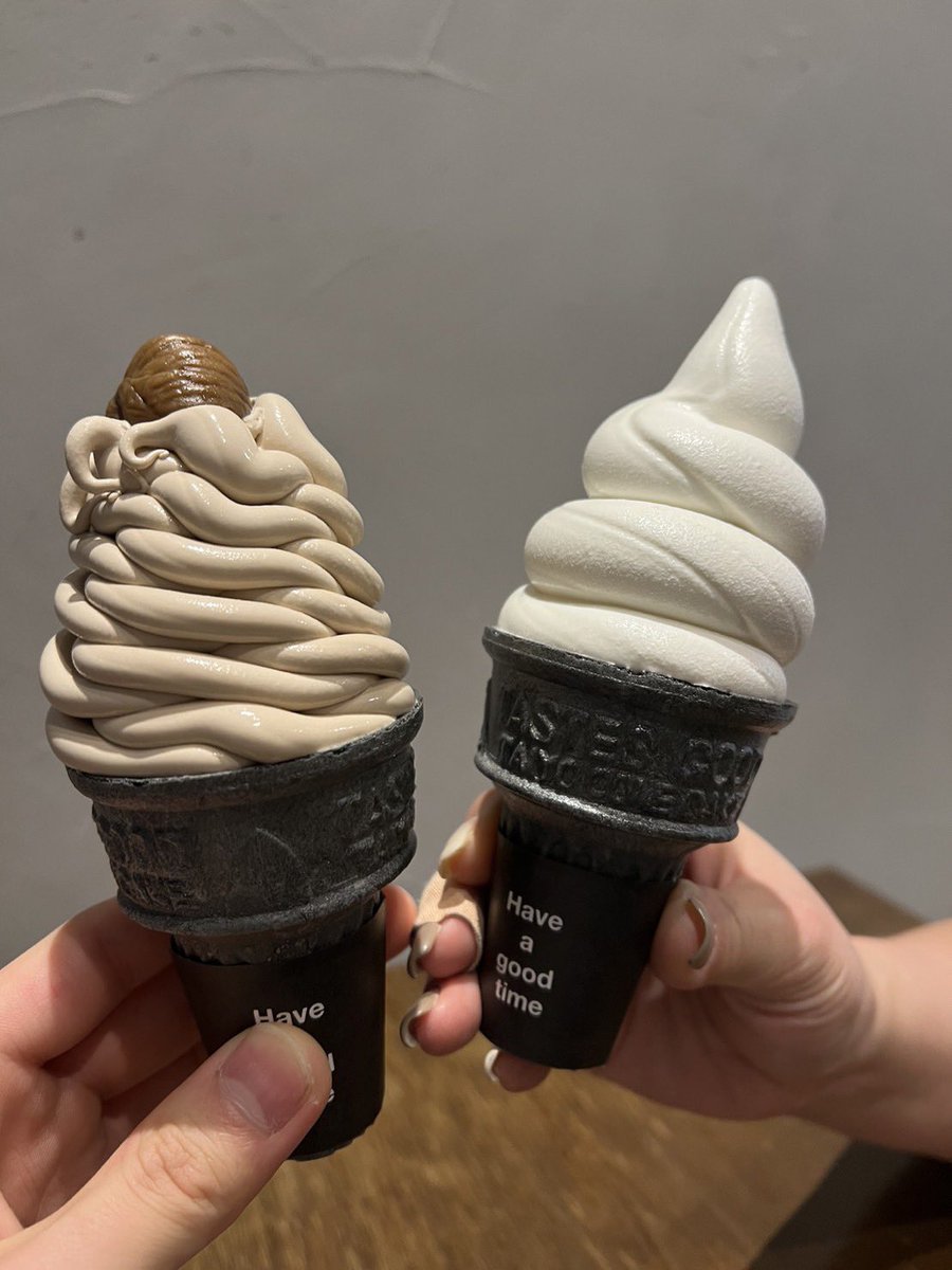 hikarukokoa9's tweet photo. ソフトクリームなのにそんなに冷たくないから冬でも食べれる🍦
#ソフトクリーム
#DAIMYOSOFTCREAM https://t.co/ZLuaiqSpGi