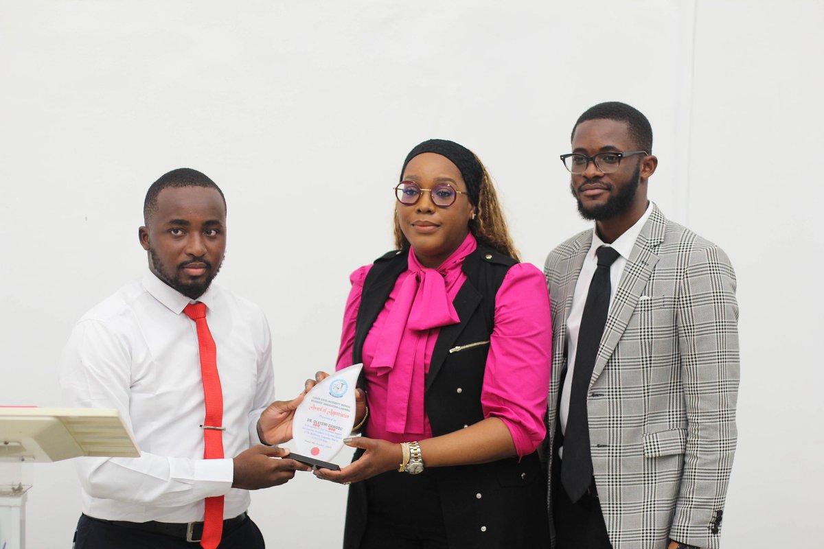I had the Opportunity to Present an award of appreciation to the MD/CEO of ClinaLancet Laboratories in person of DR Olayemi Dawodu at the annual Lasumsa Healthweek Symposium