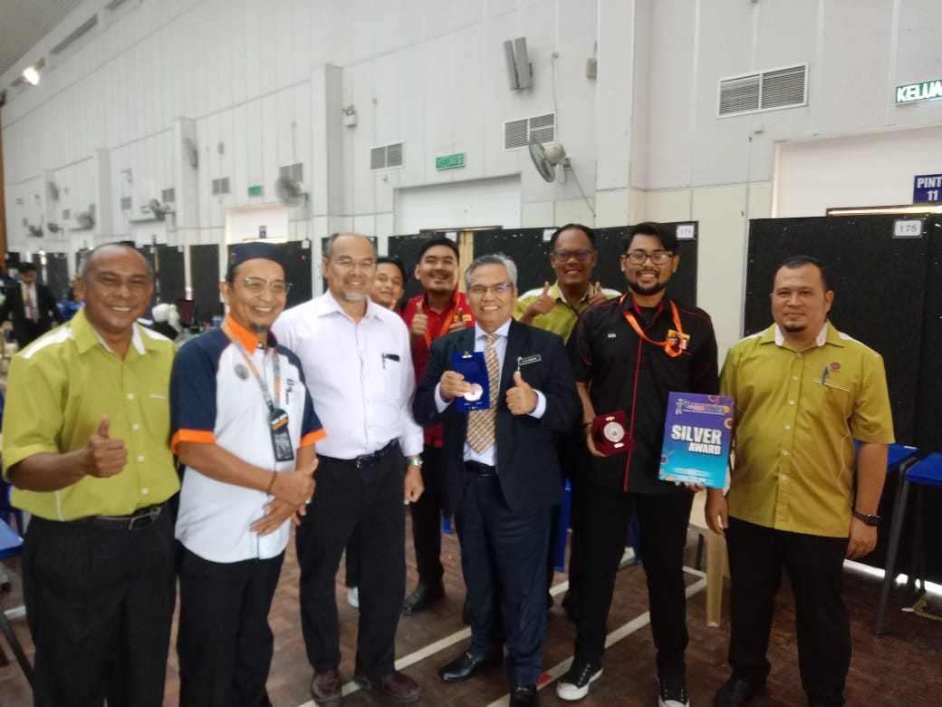 IkmSpu's tweet photo. INTERNATIONAL EUREKA INNOVATION &amp; EXHIBITION (EUREKA2023) ANJURAN UNIKL MSI KULIM HITEC, KULIM, KEDAH

📌  TARIKH.  :  11 OKT  2023 
📌  MASA.    :  08.00 PAGI - 05.00 PETANG
📌  TEMPAT :   DEWAN MPH, UNIKL MSI KULIM

https://t.co/ERWFTmxR6p https://t.co/R4IaZKUoQh