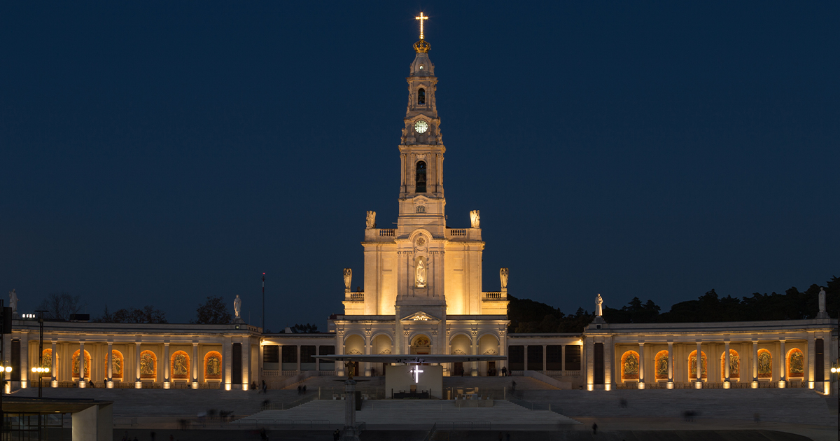 visitportugal's tweet photo. From 12 to 13 October, #Fátima hosts the last #pilgrimage of the celebrations scheduled for this year. https://t.co/UPkvjmTIGg It is an excellent opportunity to get to know this #sanctuary better, appreciated by visitors from all over the world.    
#visitportugal #portugal https://t.co/eiRVBr1fuH