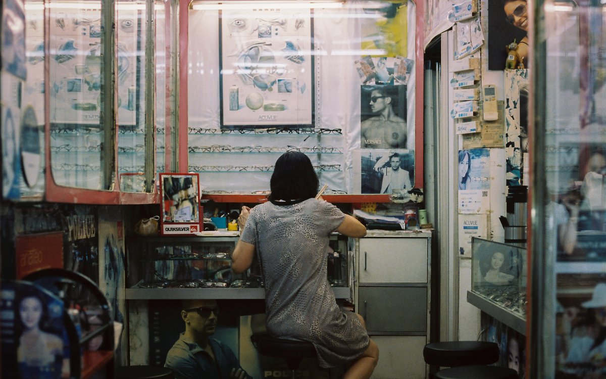 FishMonkeyCow_'s tweet photo. A small collection of different stores in Yau Tsim Mong, Hong Kong
