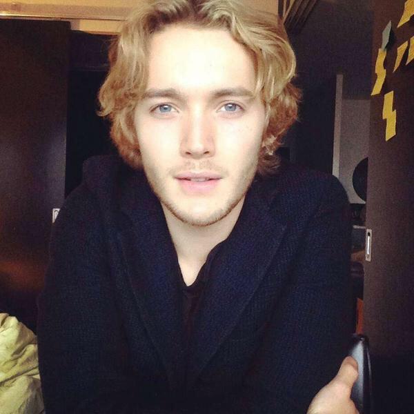 PotterWorldUK's tweet photo. Happy 32nd Birthday to Toby Regbo! He portrayed young Dumbledore in Deathly Hallows and reprised his role in Fantastic Beasts: The Crimes of Grindelwald.

#HappyBirthdayTobyRegbo https://t.co/nGeRfuxolo