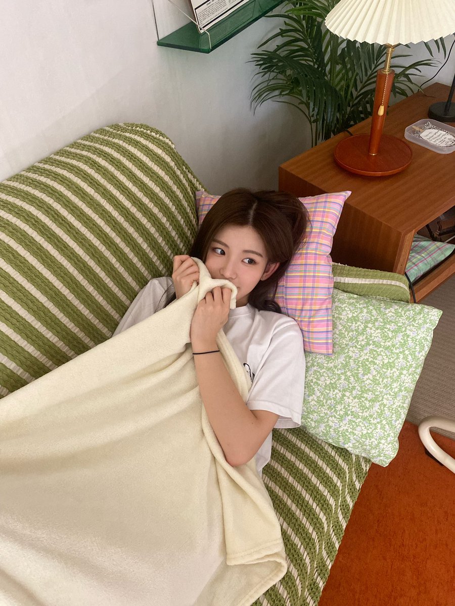 CSR_offcl's tweet photo. 낮잠 잘 시간💤🐸

#첫사랑 #CSR #수아 #SUA https://t.co/3mcJk4oM3Y