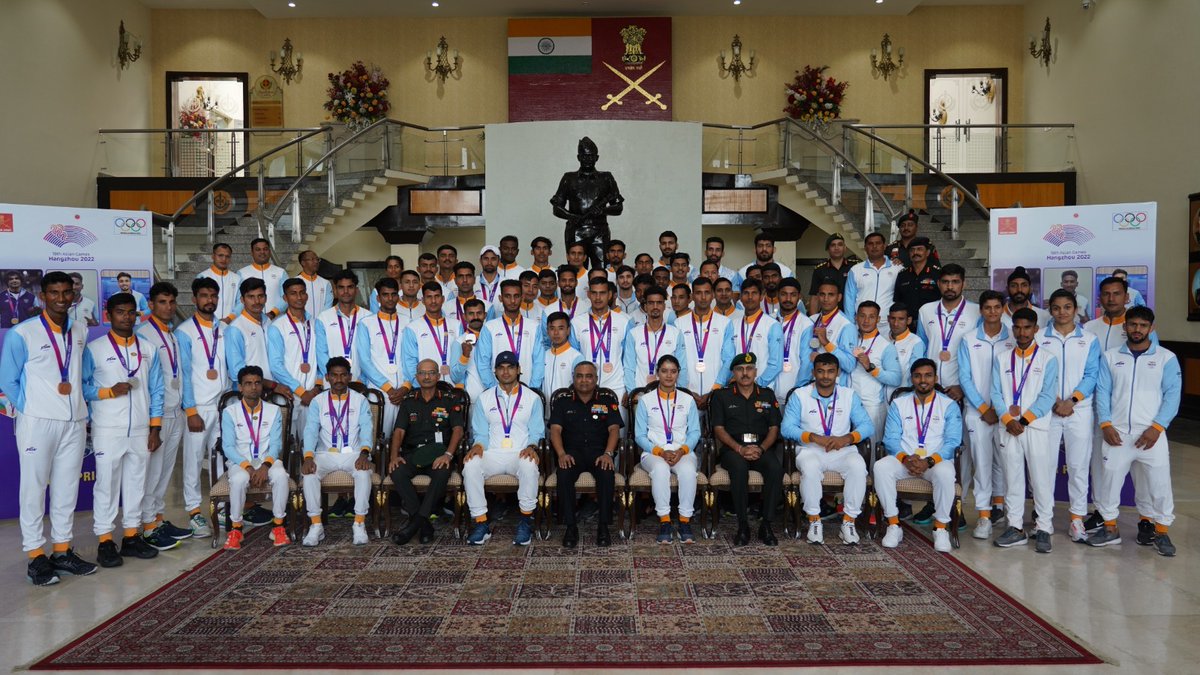 Welcoming the Shining Stars after their stupendous performance in 19th AsianGames.

General Manoj Pande, #COAS welcomed & felicitated the #IndianArmy #Sportspersons who participated in #AsianGames2022 and brought laurels to the Nation & the Indian Army with their spectacular &