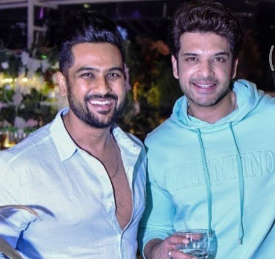 nehhaaa__'s tweet image. Happiest Birthday to My Favourite Boys, My OmRan 😍🎊🎉✨❤️
May this year be filled with love, success &amp;amp; endless smiles for them 🎉🎂❤️
May this bond grows with the time🤗❤️
Evil Eyes Off OmRan 🧿❤️

HBD KARAN KUNDRRA
#KaranKundrra #OmSingh #TejRan #OmRan
